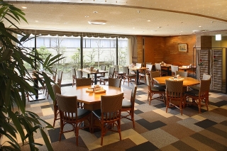 ã‚«ãƒ•ã‚§ãƒ¬ã‚¹ãƒˆãƒ©ãƒ³ã€Žãƒˆãƒ¬ãƒ‰ã€.jpg